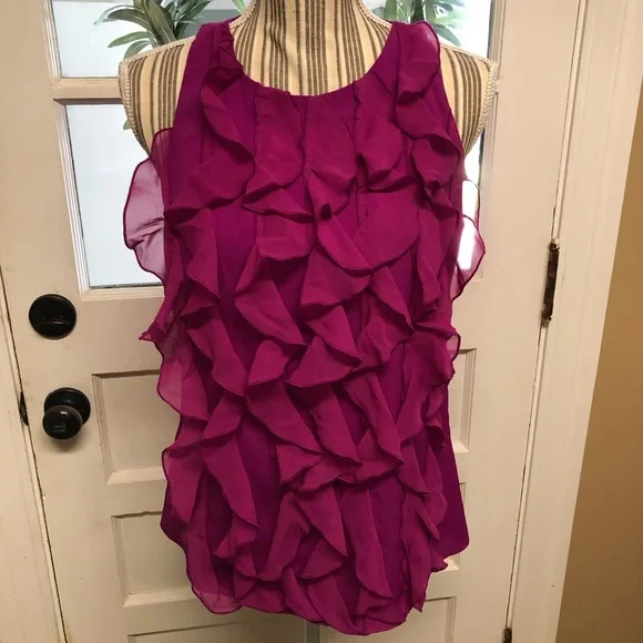 Trulli magenta ruffle front halter neck woven tank - Picture 2 of 7